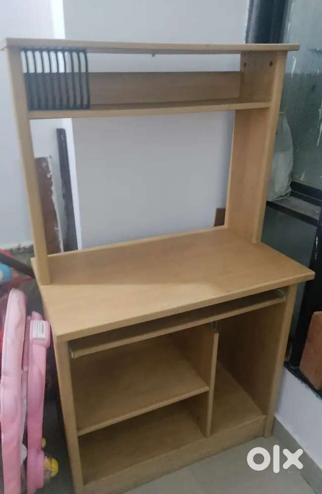 Wooden computer table resale