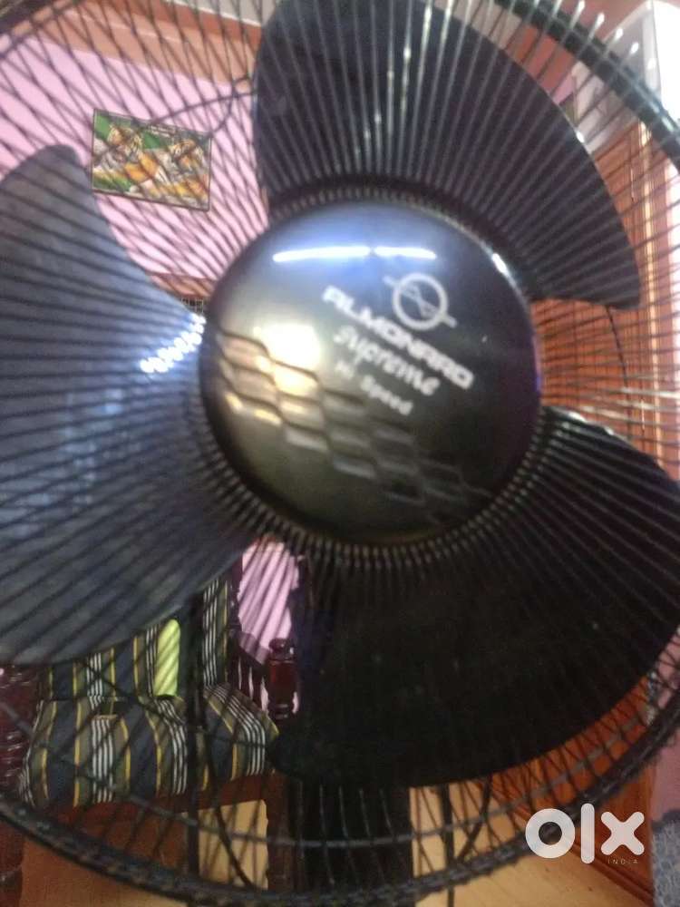 Almonard pedestal fan