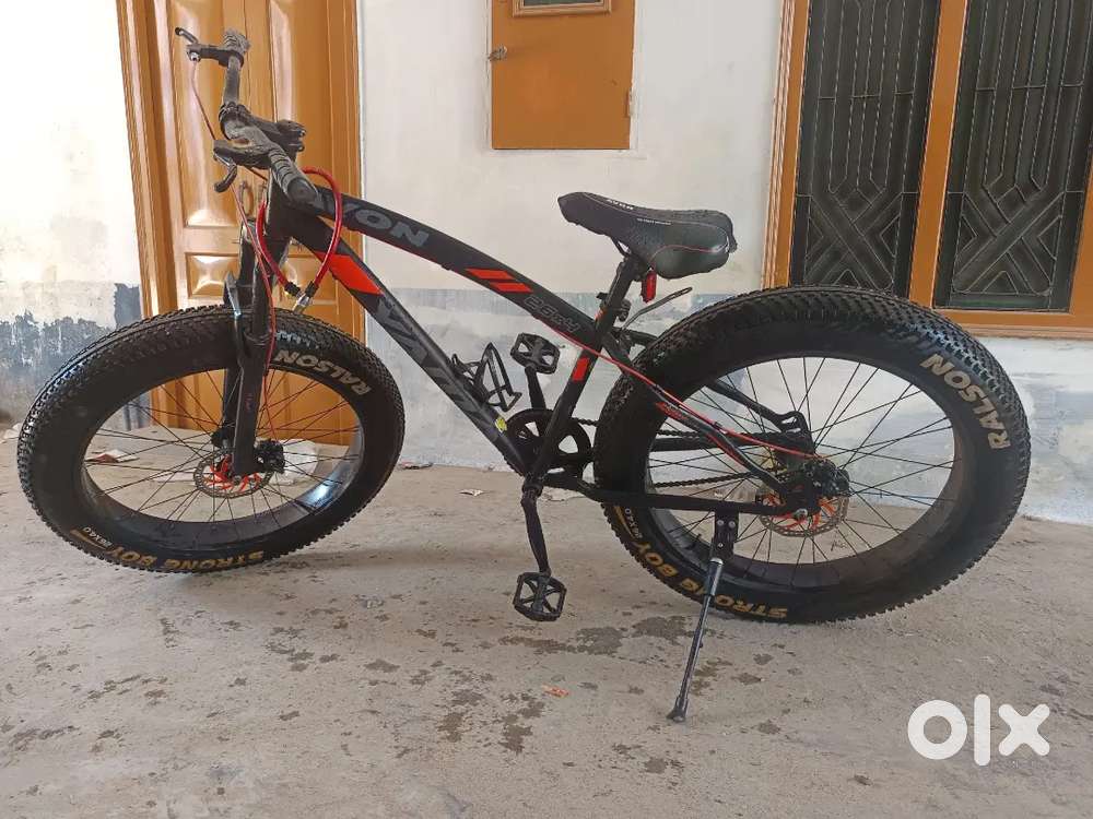 A ONE ki cycle hai 6 month old hai bilkul new condition hai