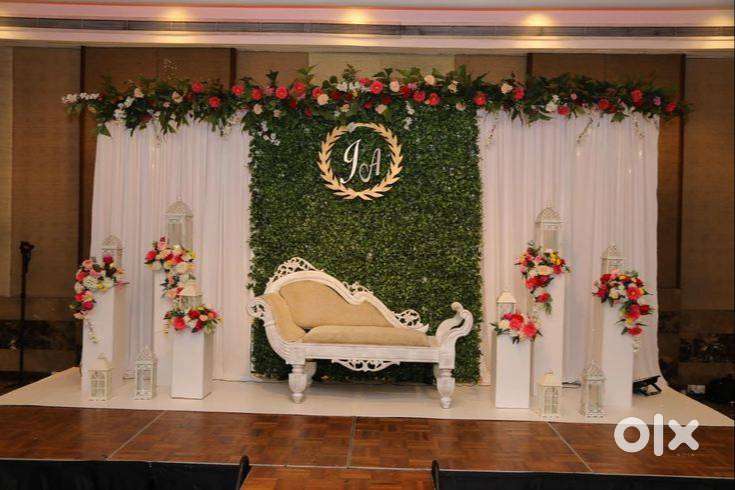 #Ballon Decorators/# Flower Decorators