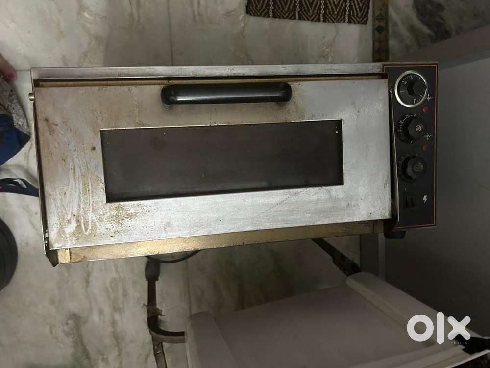 Pizza oven or Microwave oven for only 12000