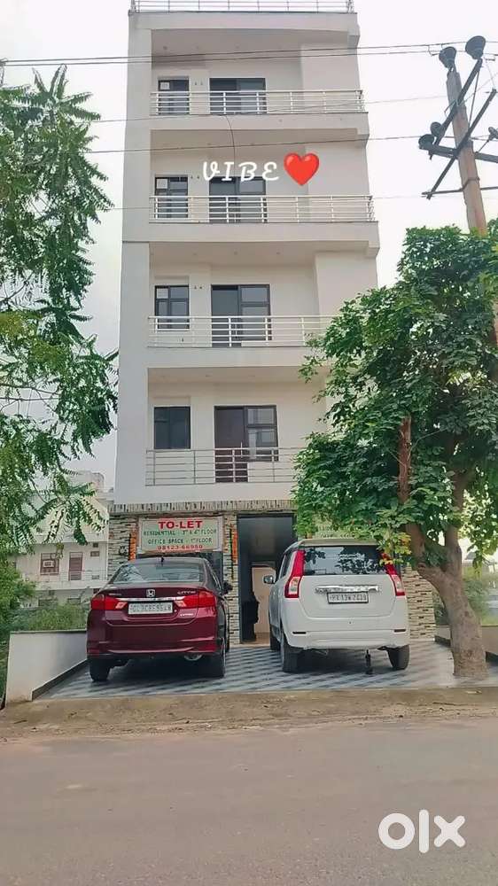 3rd & 4th Independent Floor ( Fully Furnished) Prime Location for Rent