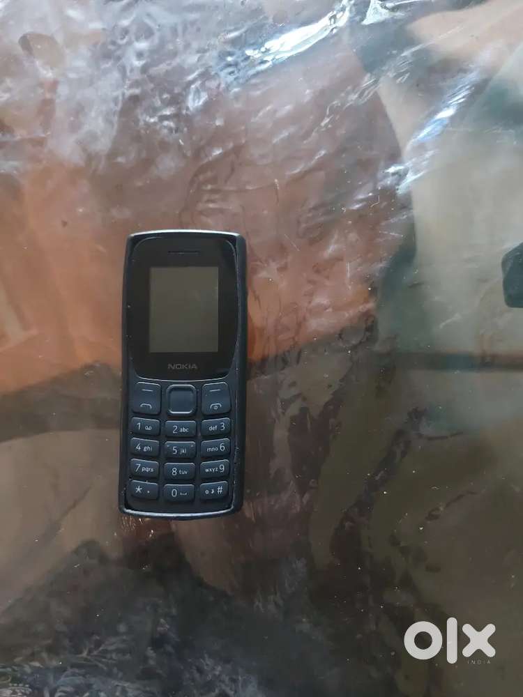 Nokia small phone only to talk no camera