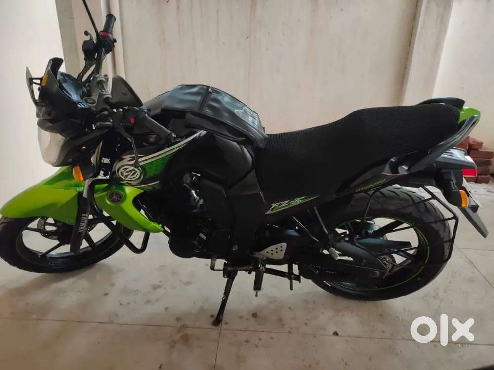 Yamaha FZ-S 2013 model for Sale 2nd owner