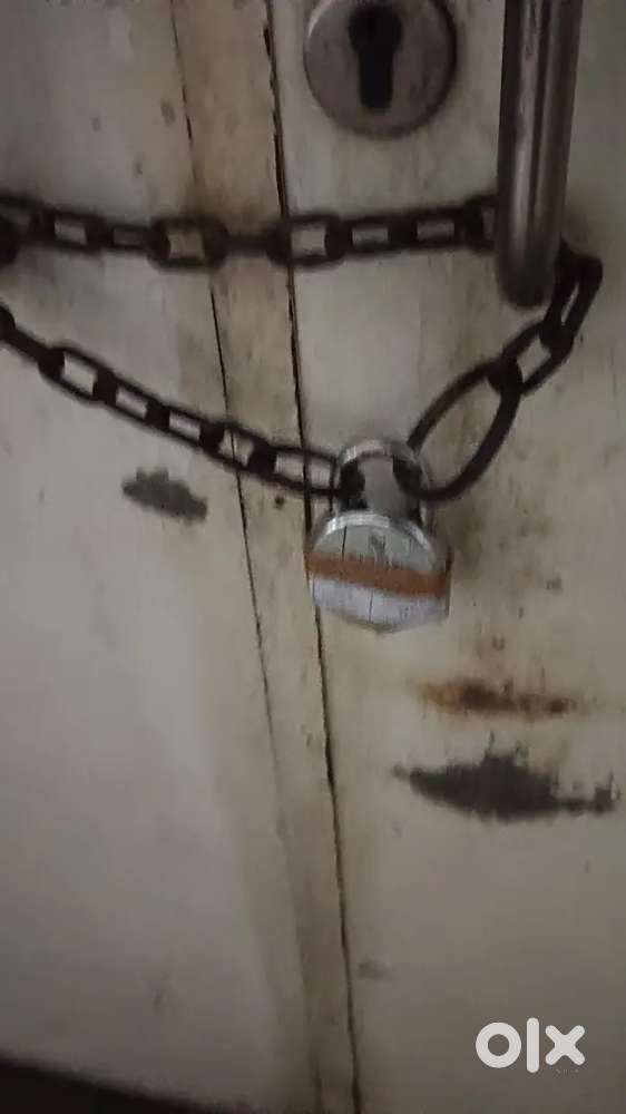 Room partner chahiye