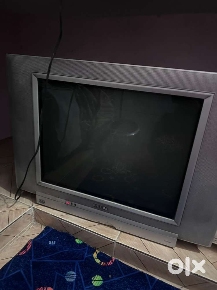 Philps telovision with external speakers