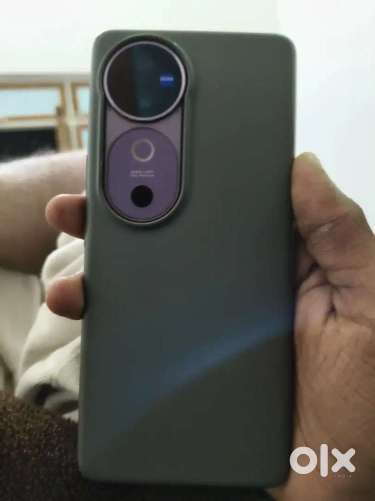 Vivo v40 good condition newly urgently allowed I need cash