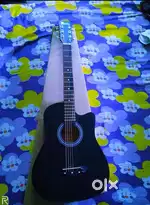 ACOUSTIC GUITAR
