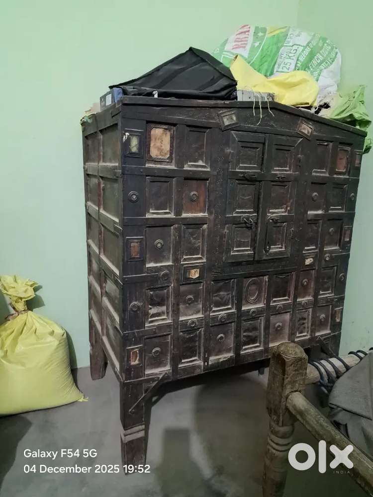 ਇਹ ਫਰਨੀਚਰ ਨੂੰ ਪੰਜਾਬੀ ਵਿੱਚ ਸੰਦੂਕ ਕਹਿੰਦੇ ਨੇ 70 ਸਾਲ ਪੁਰਾਣਾ