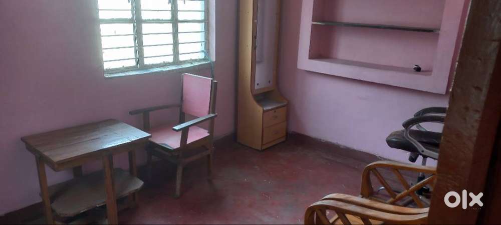 2 bhk close to ghadi chowk