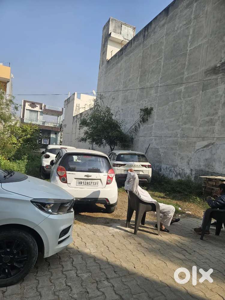 156 yards plot south facing 24 feet street sewer water street