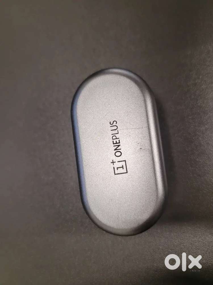 Oneplus earbuds only 10 days use in mint condition