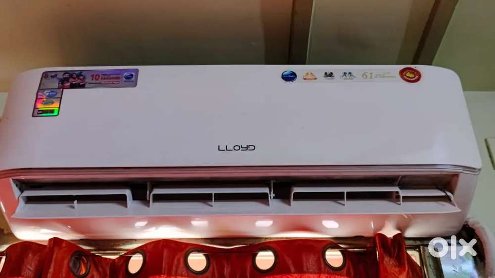 Lloyad 1.5 ton ac good condition