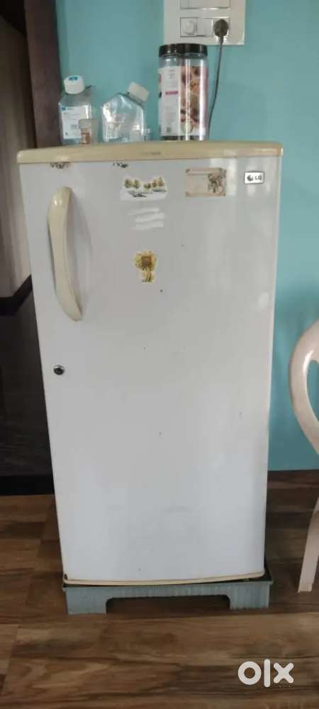 LG fridge on sell in pant Balekundri