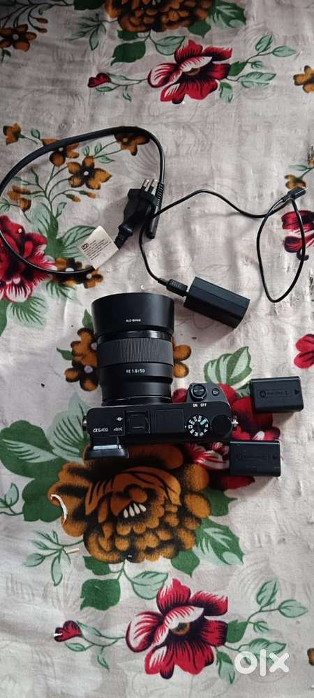 Sony Alpha a6400 (4K Mirrorless Camera)