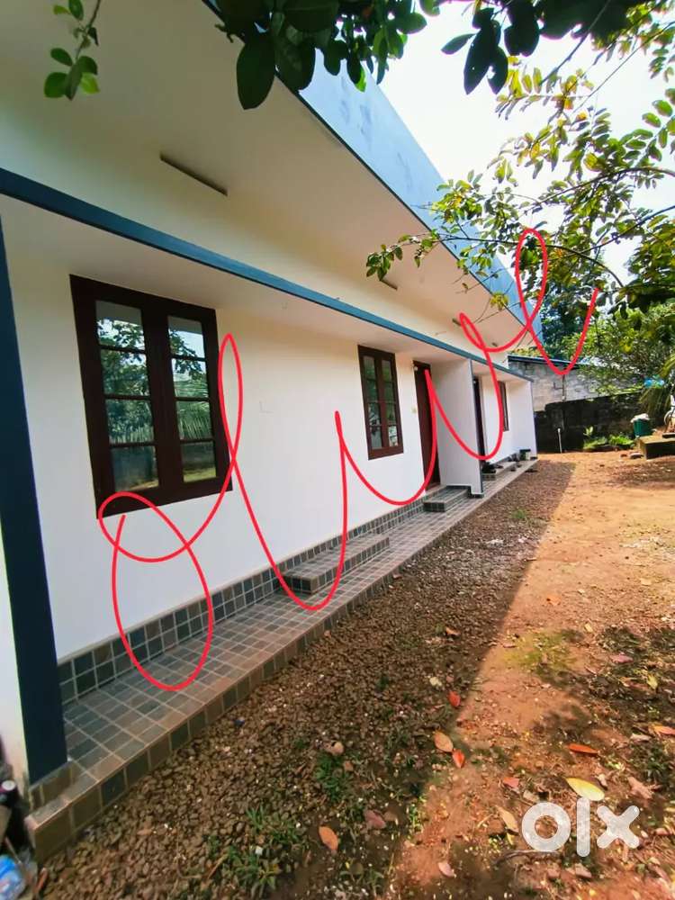 2bhk House for rent Aluva Chunagamveli near Rajagiri