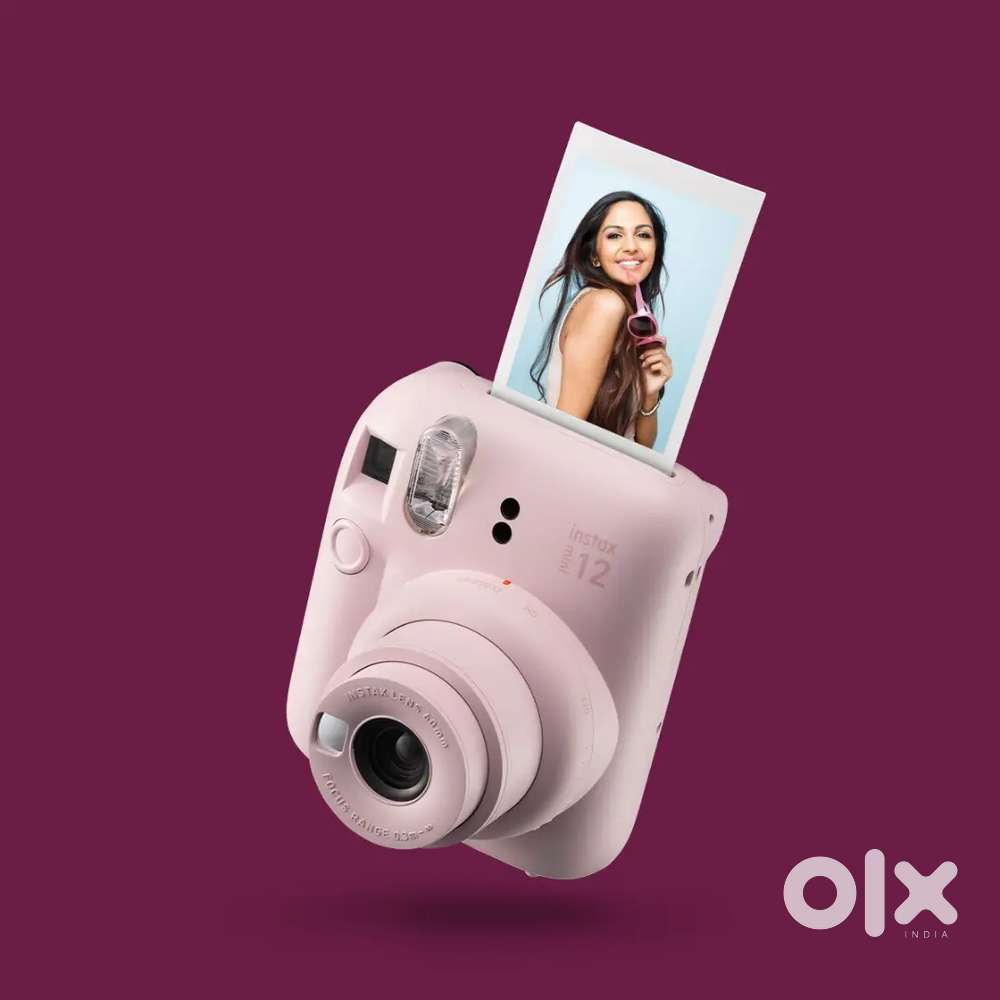 Instax Mini 12 blossom   Pink camara Excellent Condition ( open box)