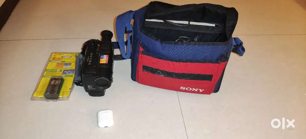 Apple earpods + Sony Handycam