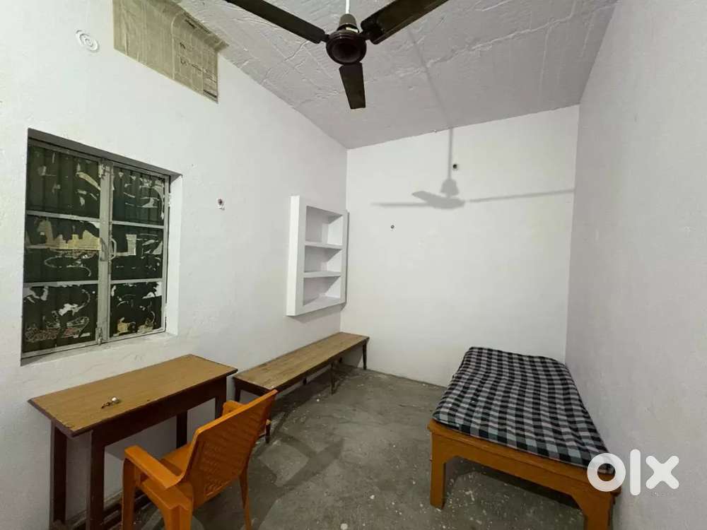 Girls' Room for Rent