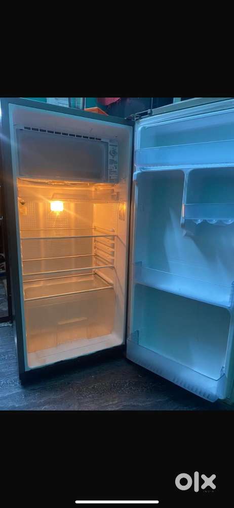 Second hand fridge and washing machine and AC also available