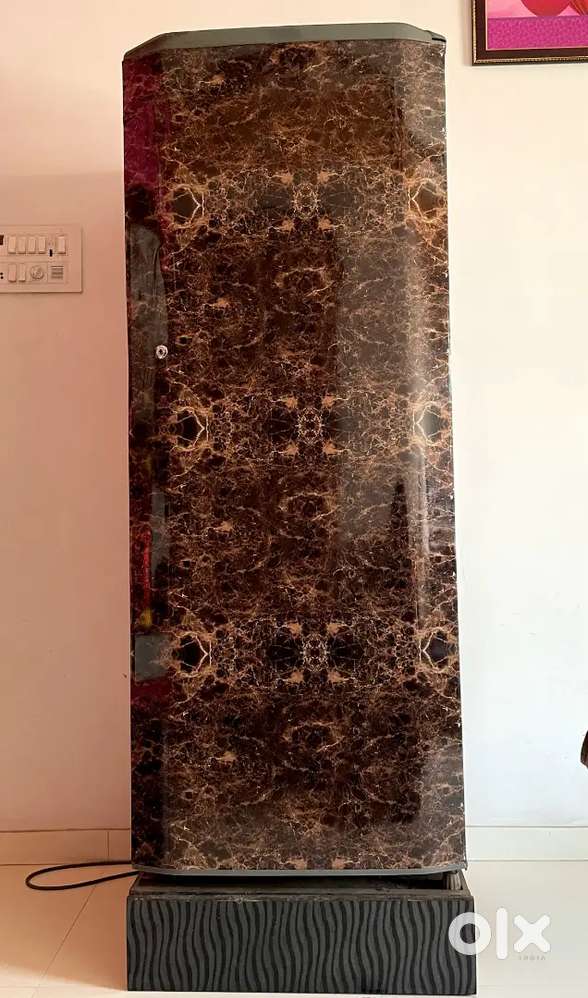 LG 270L full working condition