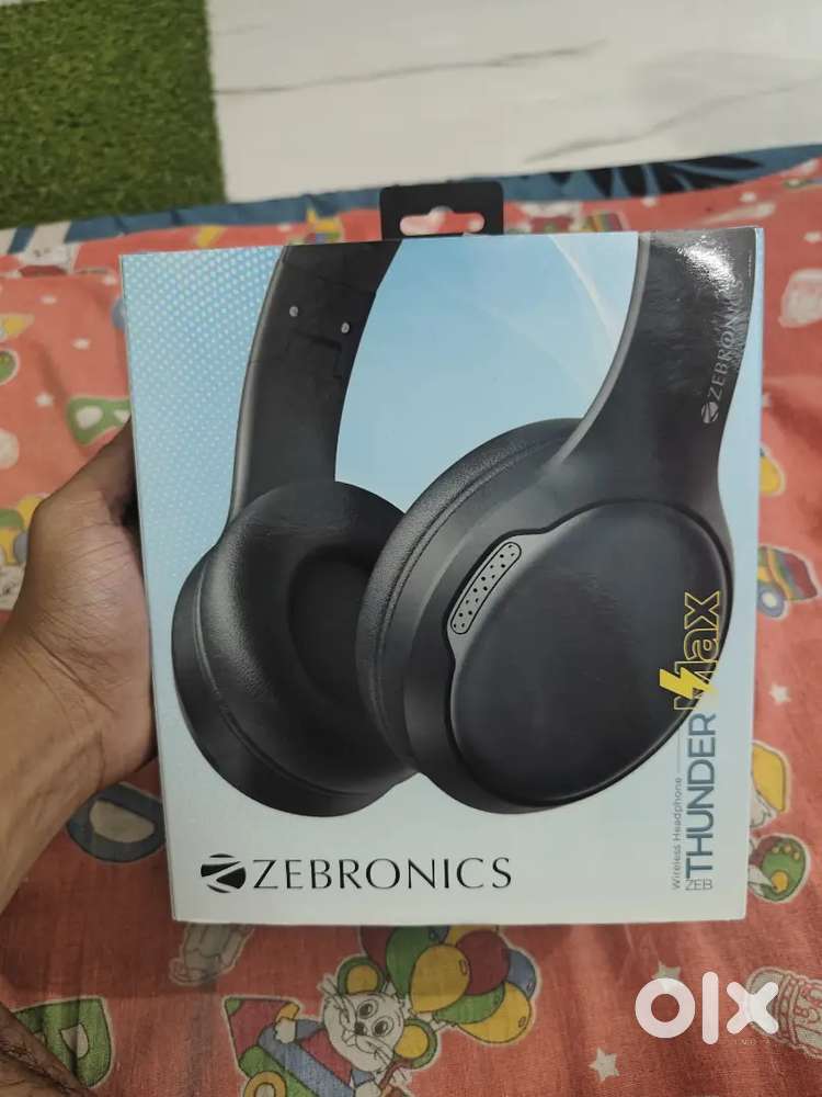 Zebronics brand new blue tooth head phone 3 day old