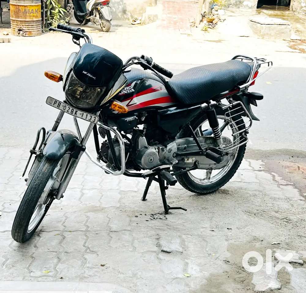 Hero, HF Deluxe, Self Start, Model 2010, Black and Red combination