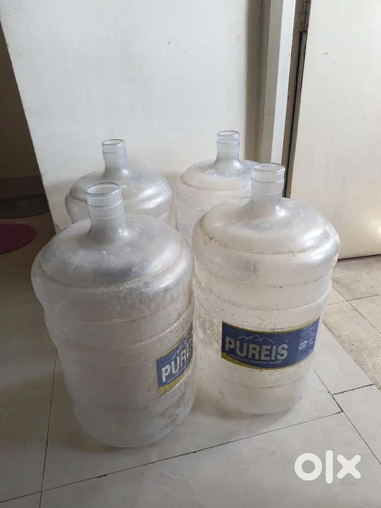 4 Water Jar 20 L each . Good condition . Quick Sell out