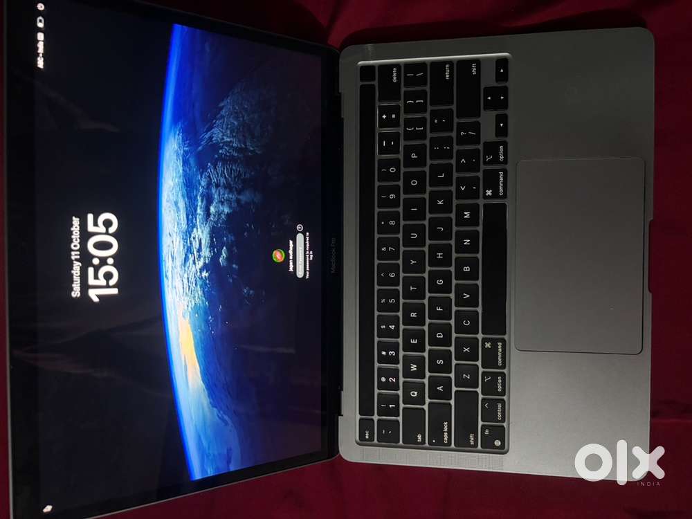 Macbook M1 pro touch bar features