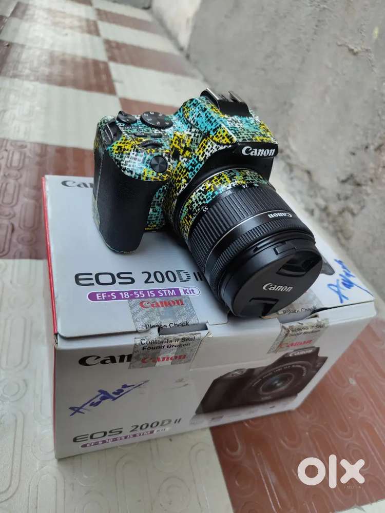 Canon EOS 200D