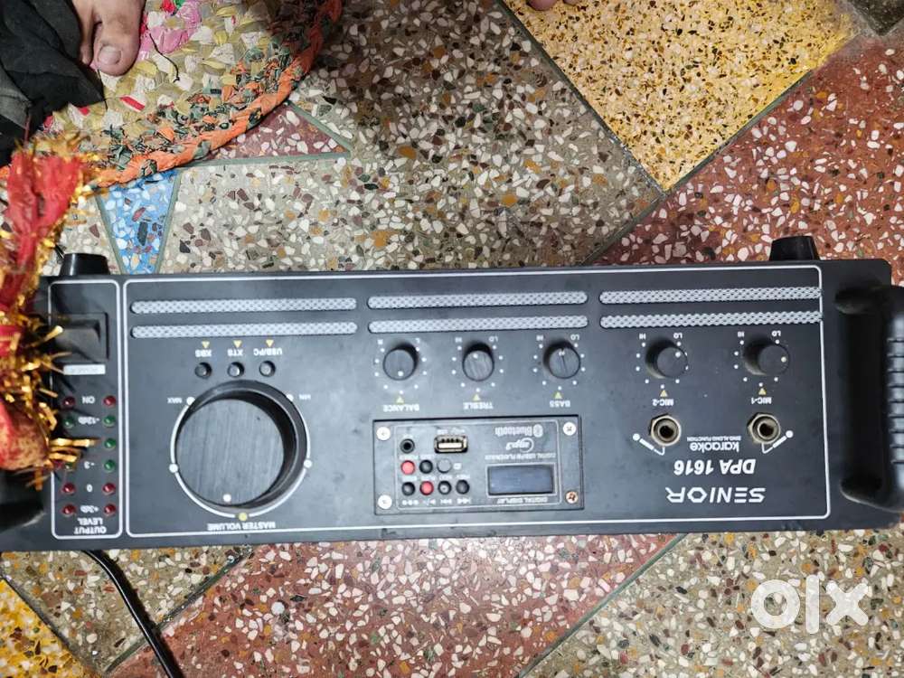 Two speakers with AMP