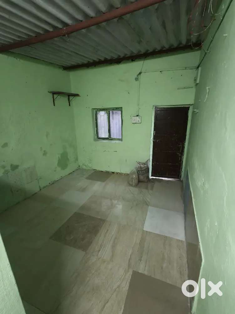Charni pada chawl room for rent behind mukta garonda