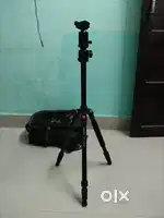 PROFESSIONAL CAMERA TRIPOD