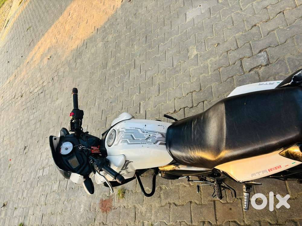 180cc Bike me bas paint ka kaam hai