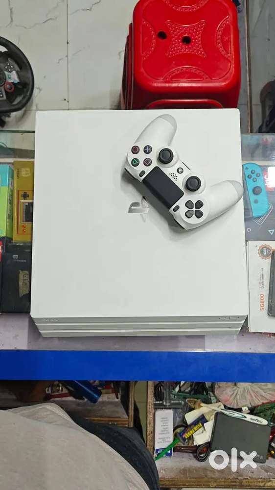 PS4 pro white limited edition
