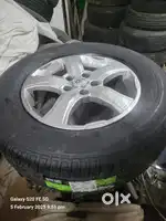 Original mahindra Scorpio alloy wheels with brand new bridgestone tyre