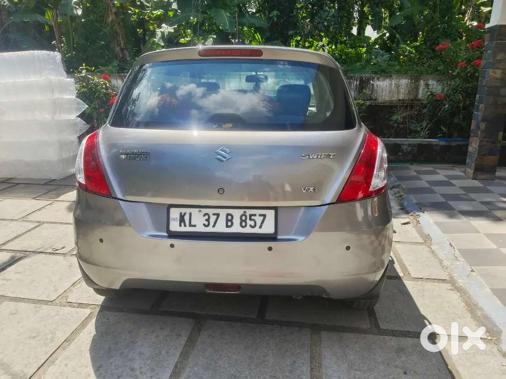 2012 മോഡൽ മാരുതി സ്വിഫ്റ്റ് VXi പെട്രോൾ