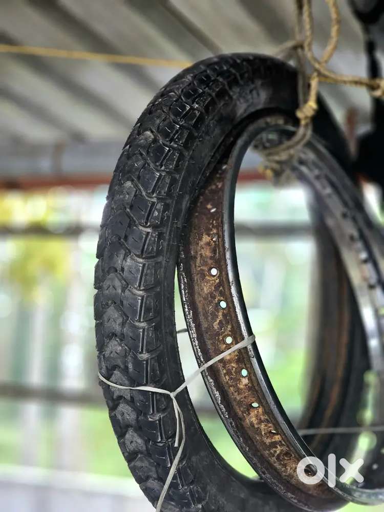 18 inch Bike wheel and tyre for sale (RX 100, RX 135)