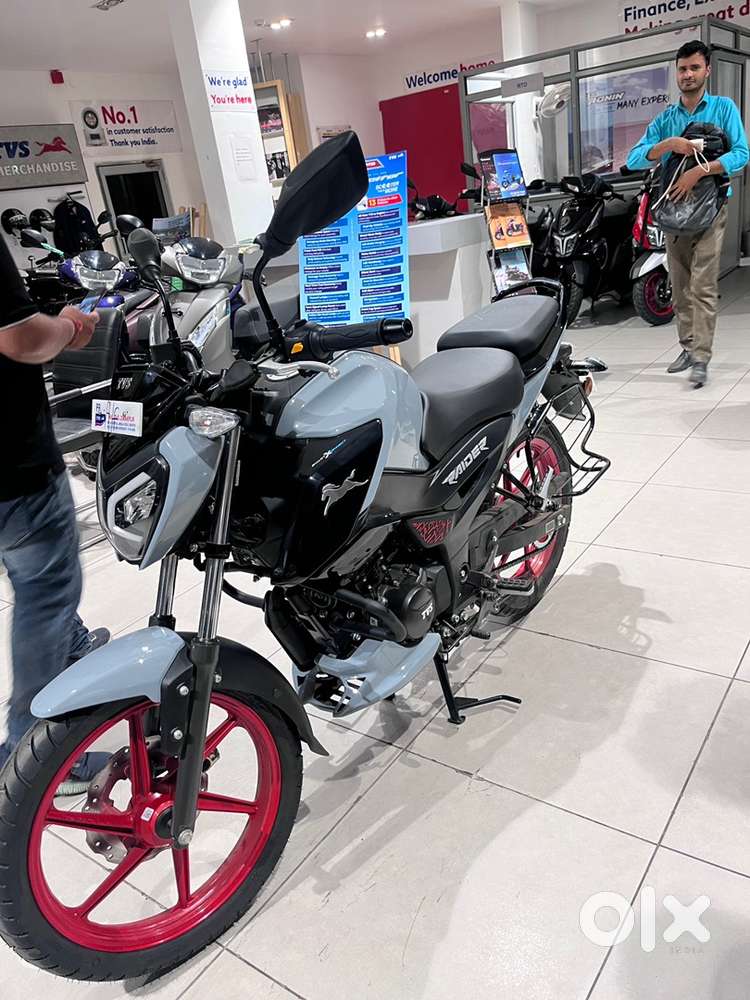 Brand new tvs raider