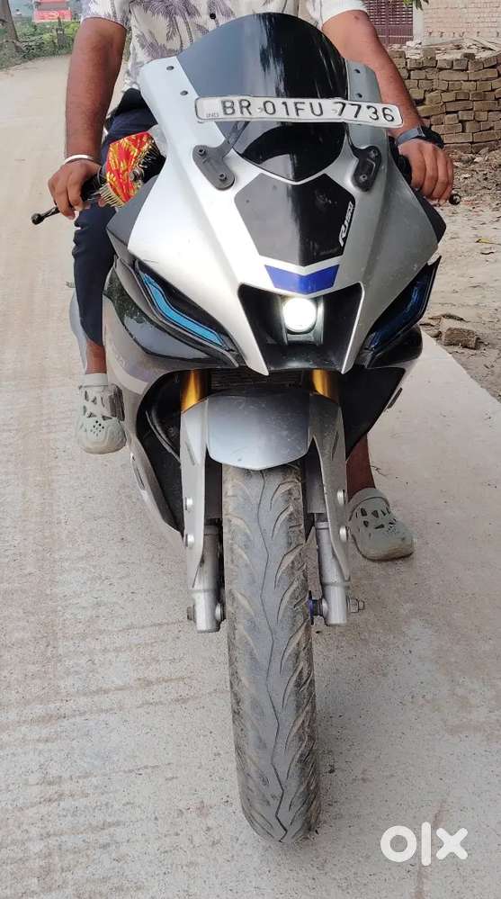 Yamaha R15M V4