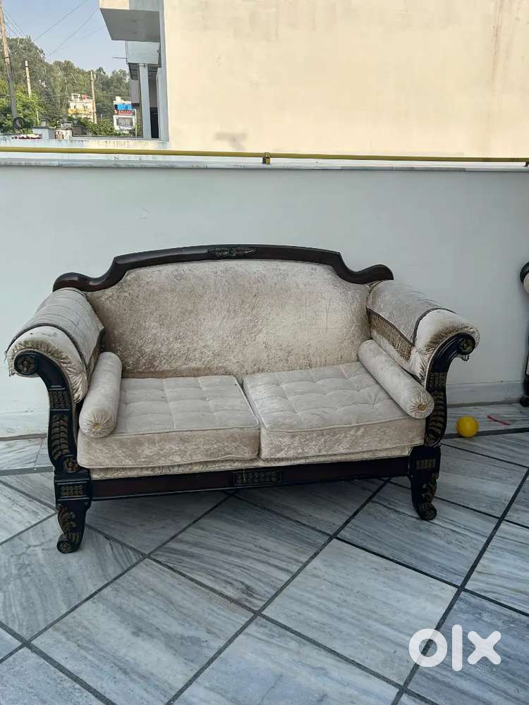 7 seater sofa set with glass table