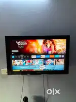 32 inches Sony Bravia LCD TV