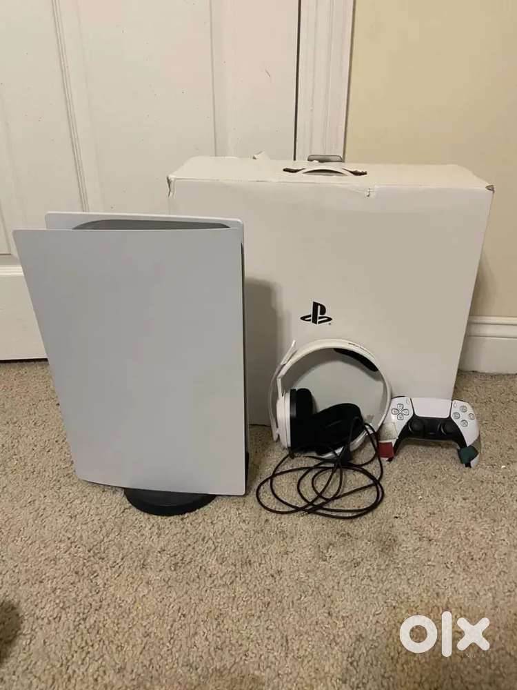 SONY PLAYSTATION 5 (PS5) CONSOLE - DIGITAL EDITION BUNDLE TESTED AND