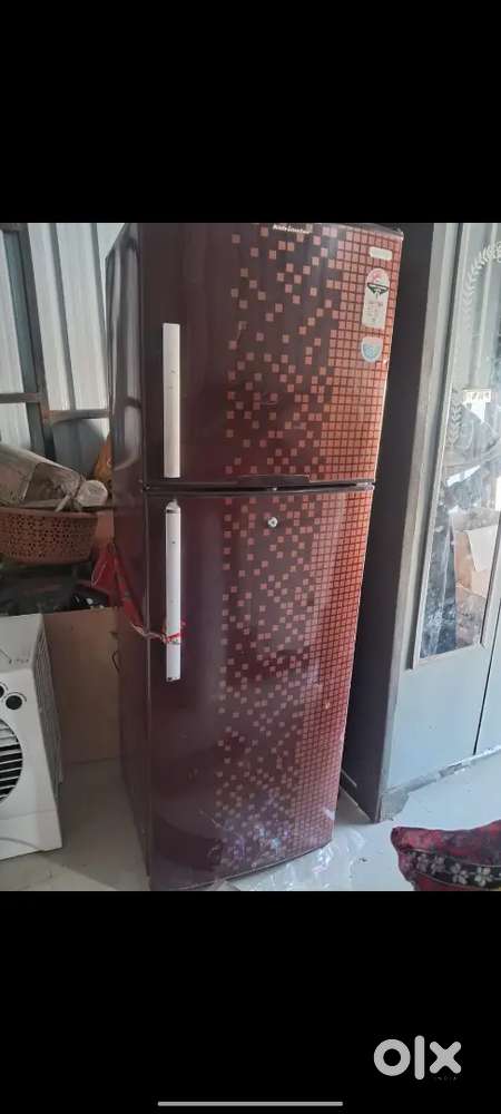 Fridge bahot hi achaa aur havy hai