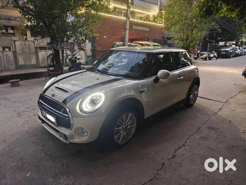 Mini Cooper S with loading