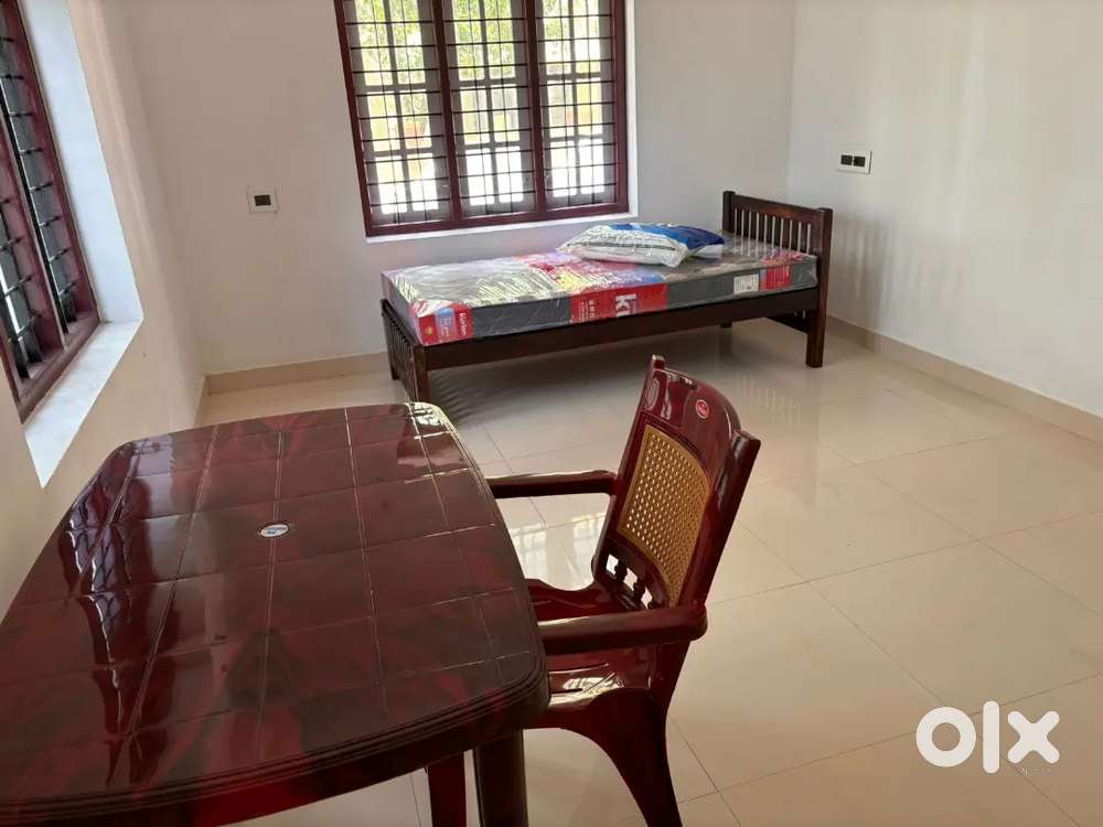 1 BACHELOR - Furnished 1 Bed attached - തൃപ്പൂണിത്തുറ SN Jn 700 meters