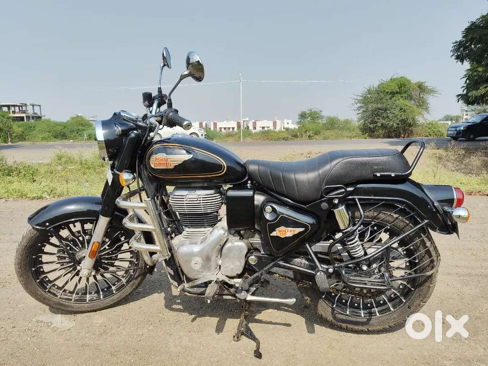 Bullet Standard 350. Brand new & well maintained.