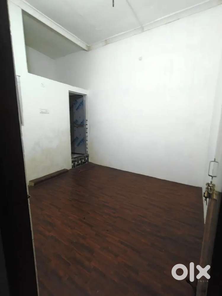 Need boy roommate for sharing