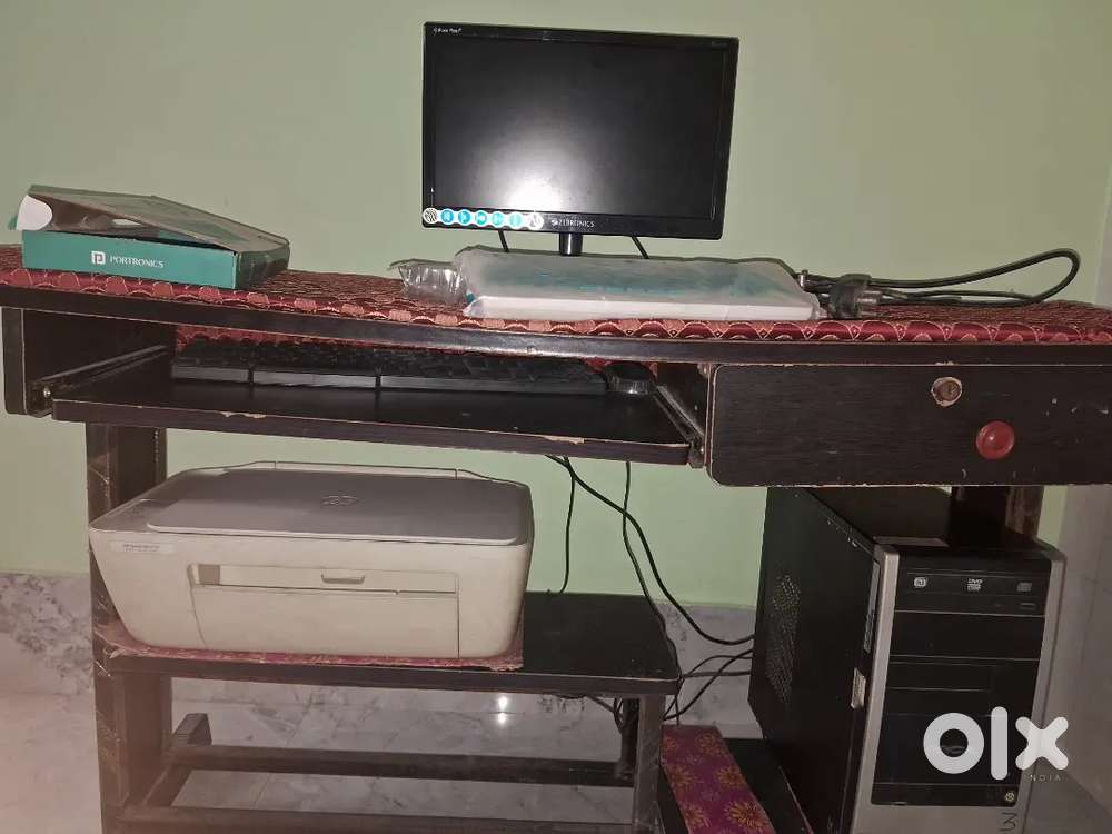 Computer and computer table with printer hp