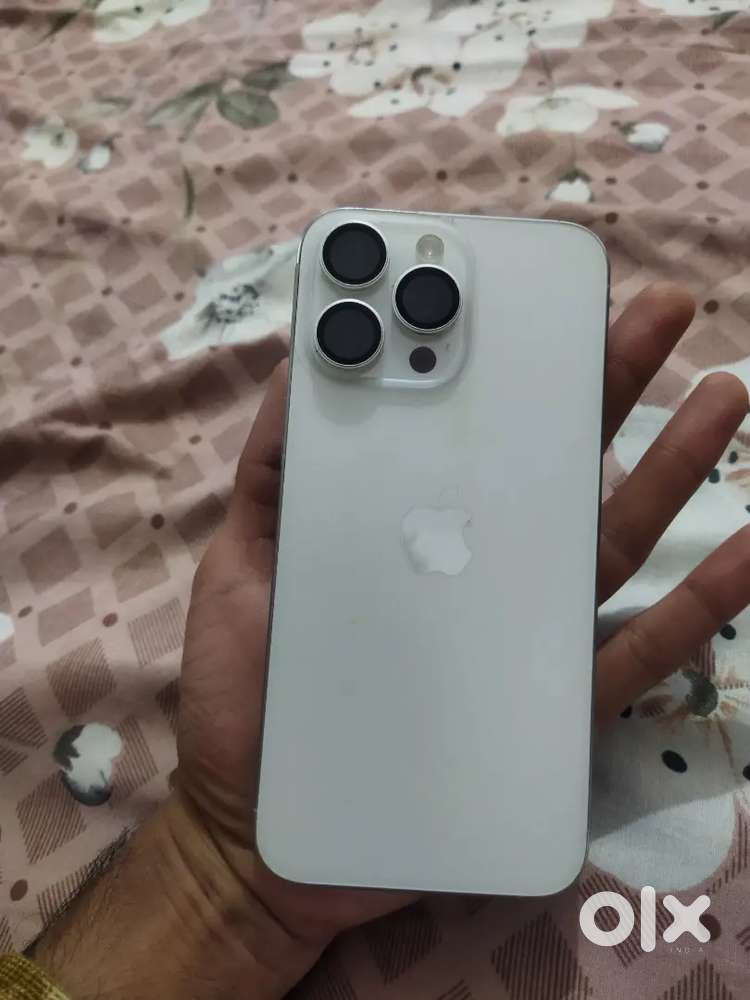 Iphone 15 pro max 256 gb and battery health 89 13 month use